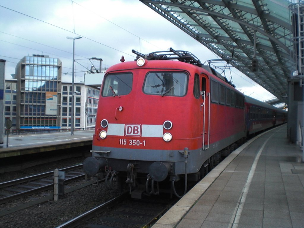115 350-1 vor dem Ersatz IC in K�ln Hbf am 6.11.2010.