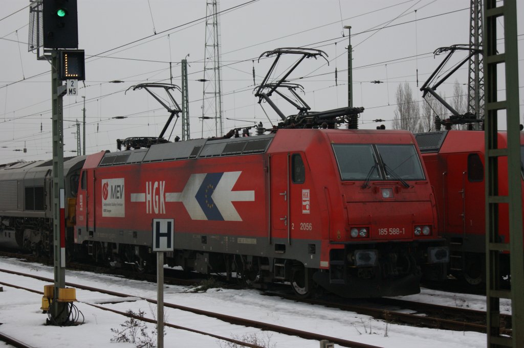 185 588-1 (2065) stand am 03.01.2011 in Krefeld-Hbf abgestellt.