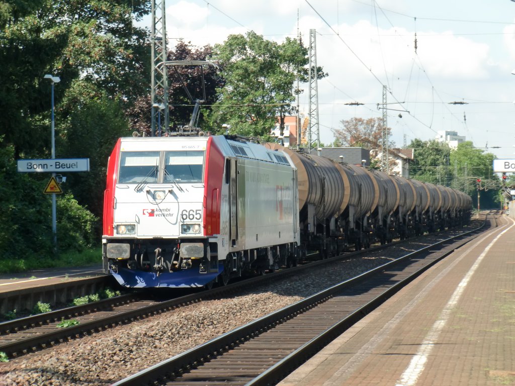 185 665 der Lokomotion am 31.08.10. in Beuel.