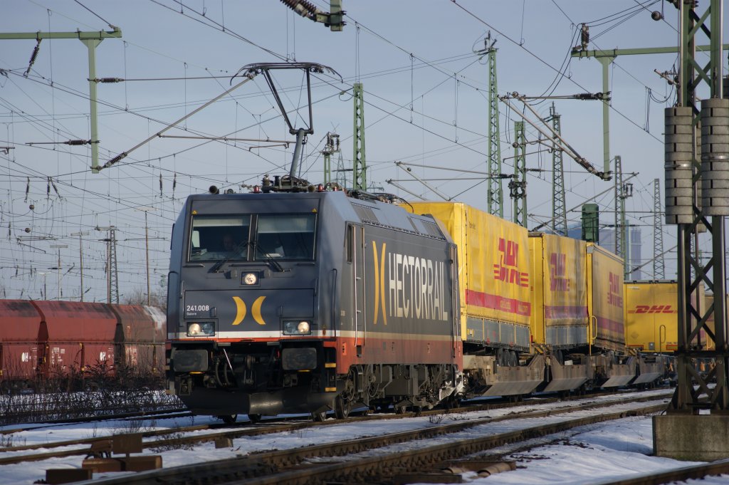 241.008 von HECTORRAIL bei der Durchfahrt in Oberhausen-West am 5.1.2011.