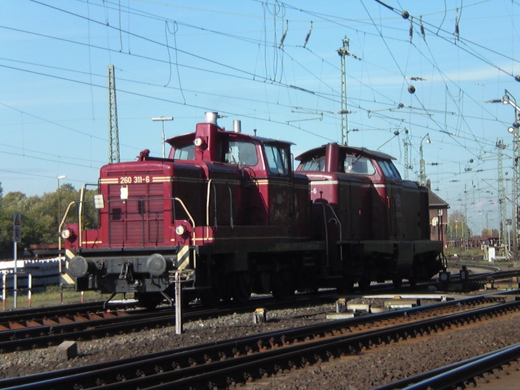 260 311-6 von EfW kam am 21.10.2010 durch K�ln-Kalk.