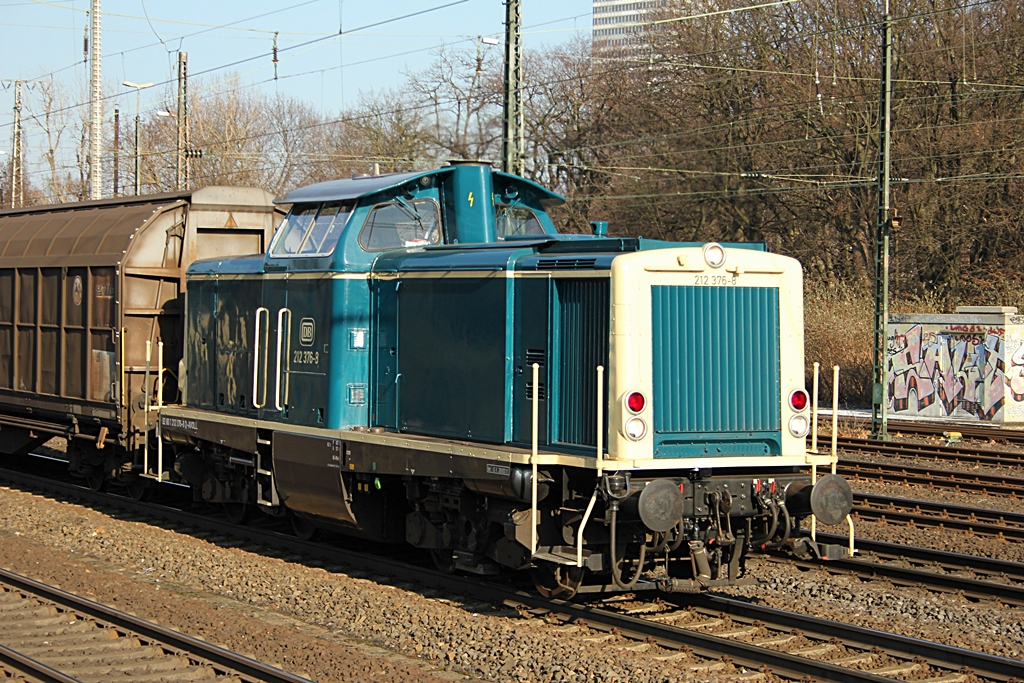 Aggerbahn 212 376-8 i.E. f�r die RSE in K�ln West am 10.2.2012