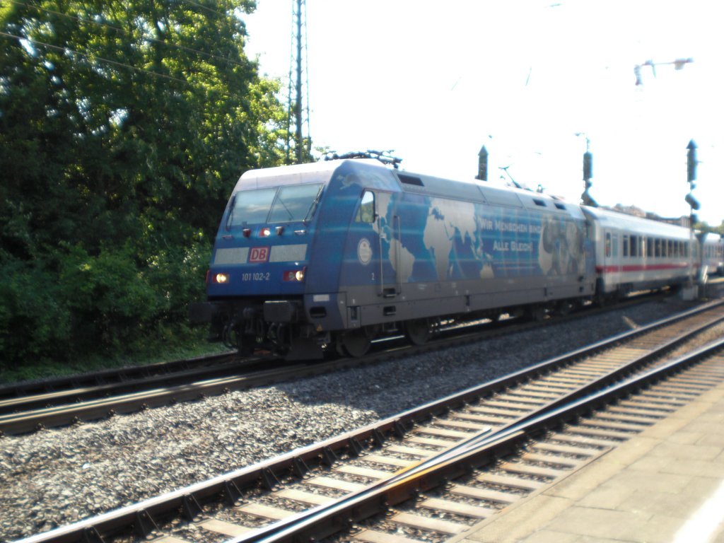 Br. 101 102-2 vor dem Ic im Bonner Hbf