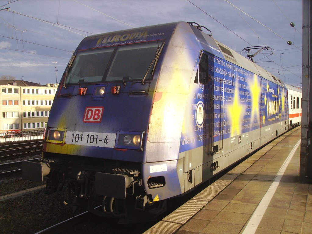 Br 101 mit Europa Werbung im K�lner Hbf 