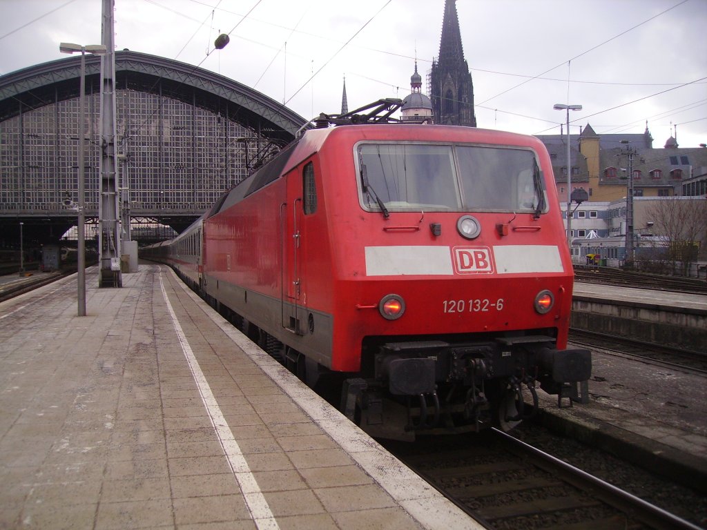Br 120 im K�lner Hbf 