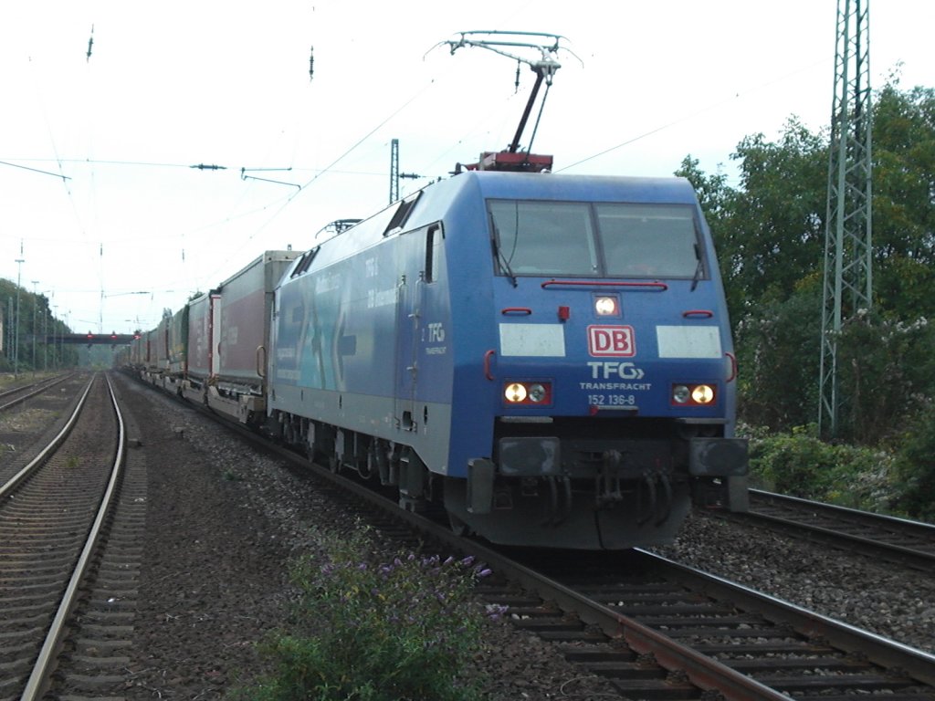 Br. 152 136-8 von (TFG) Transfracht vor einem SAE/ACESSE zug.
