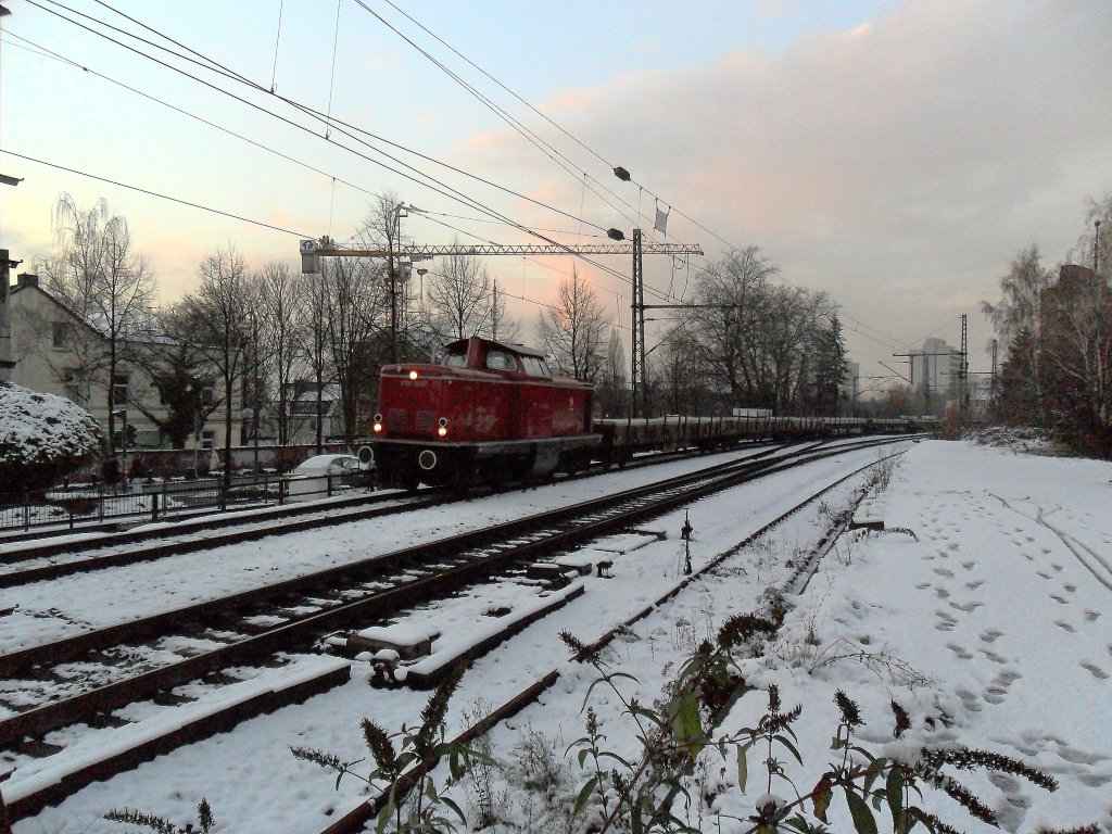 BSM V100 1200 mit dem Stahlzug in Beuel am 26.11.10
