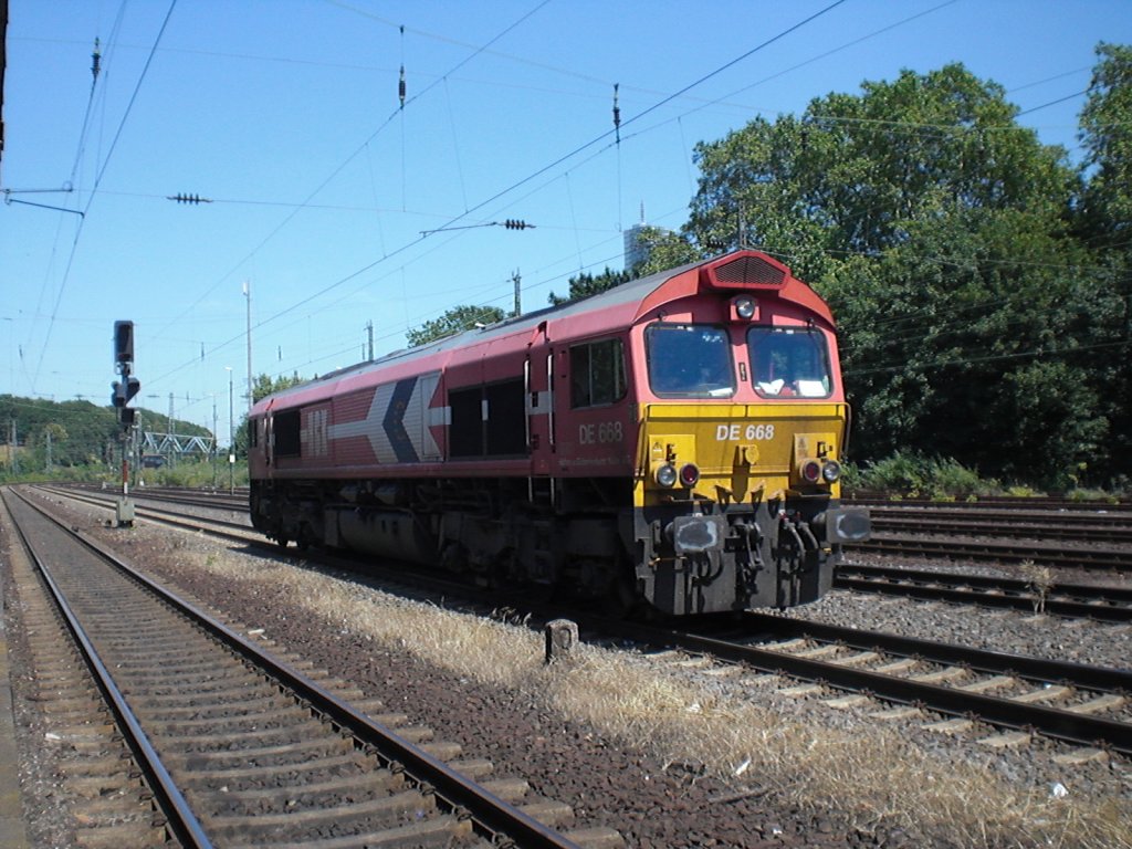Class66 (DE 668) von der HGK Lz in K�ln-West.