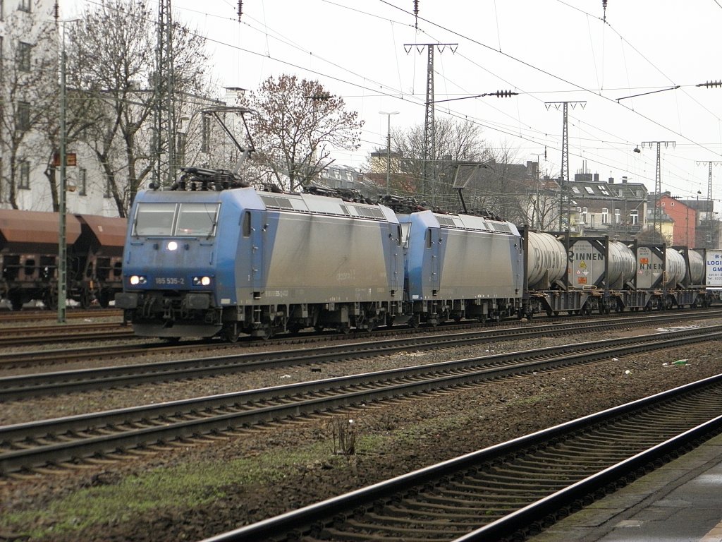 Crossrail 185 535-2 und 185 *** in K�ln West am 20.2.2011