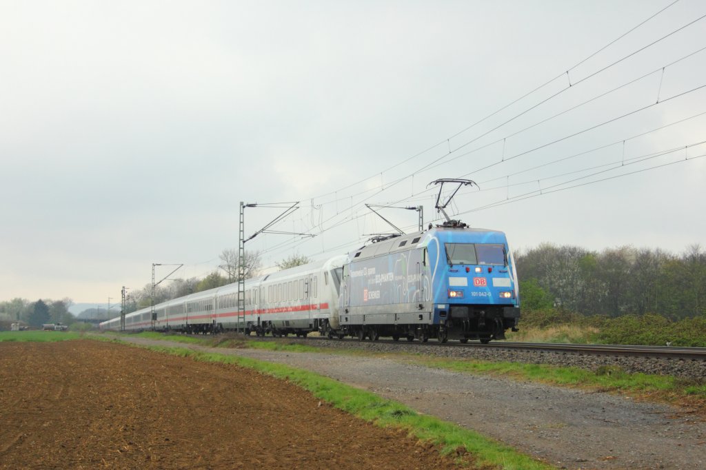 DB 101 042-0  Ecofant  mit dem IC2216 in Vilich-M�ldorf am 7.4.2012