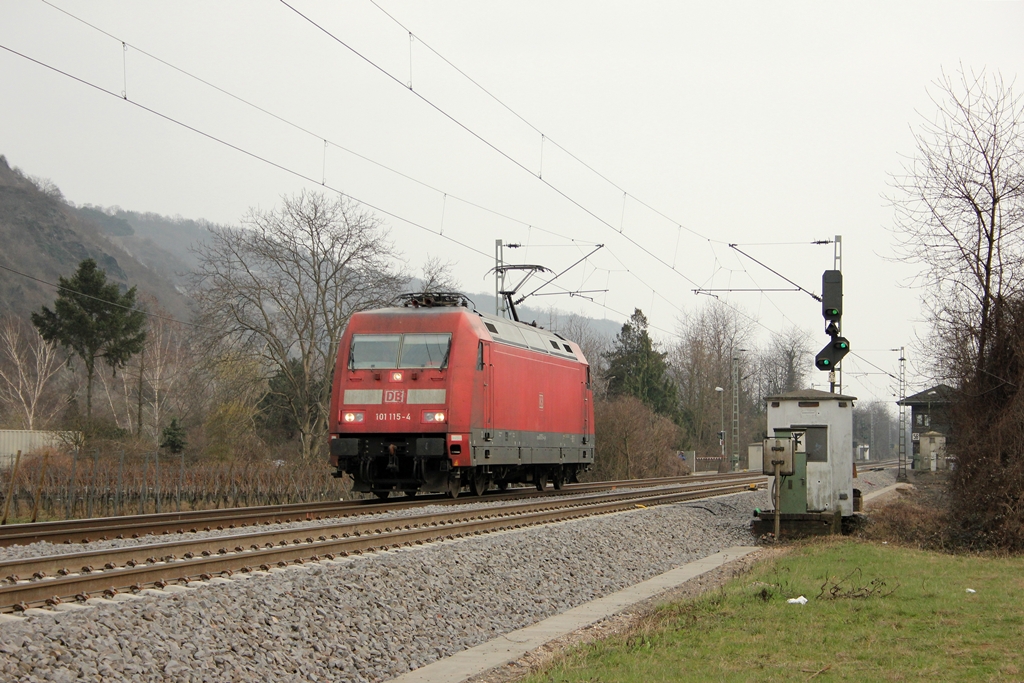 DB 101 115-4 als Tfzf in Leutesdorf am 17.3.2012