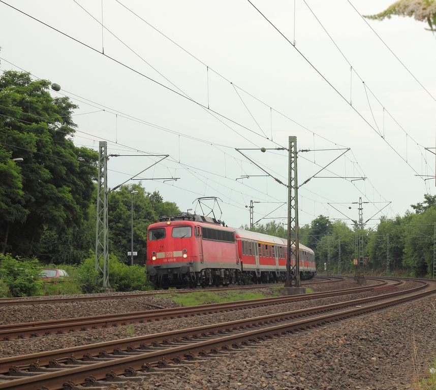 DB 110 410-8 in K�ln-Stammheim am 5.7.2012