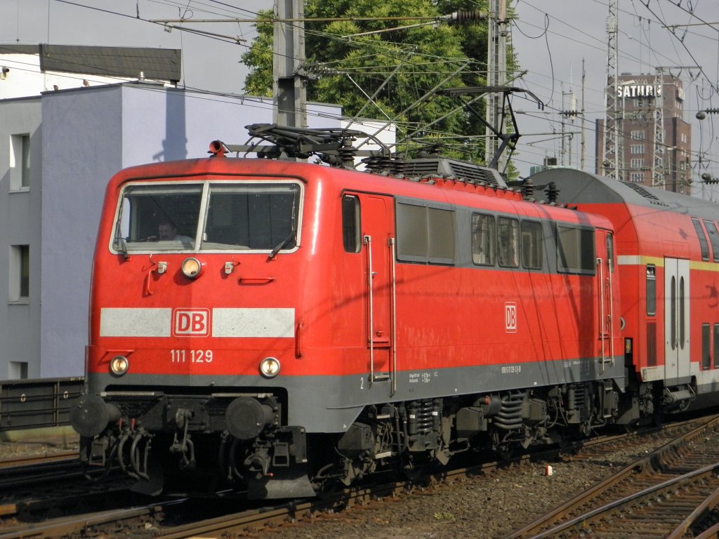 DB 111 129 in K�ln Hbf am 28.5.2011