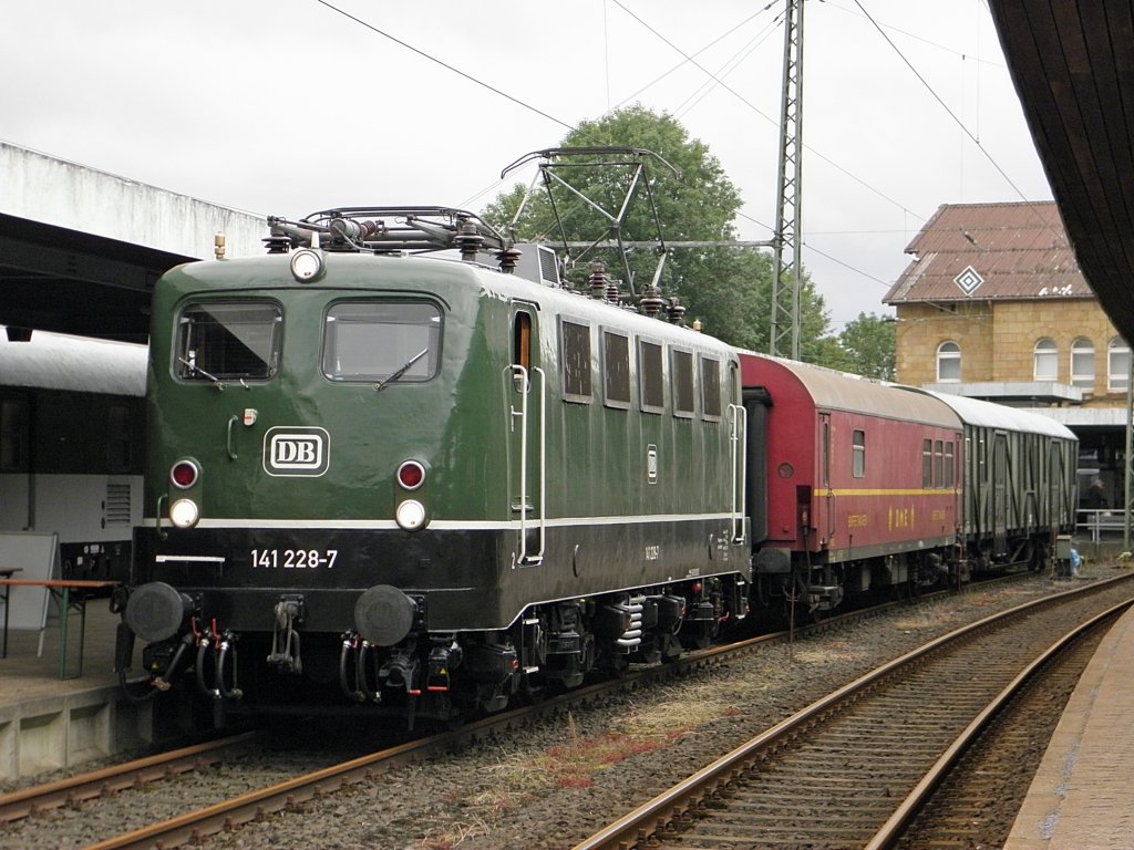 DB 141 228-7 am 2.7.2011 in Altenbeken