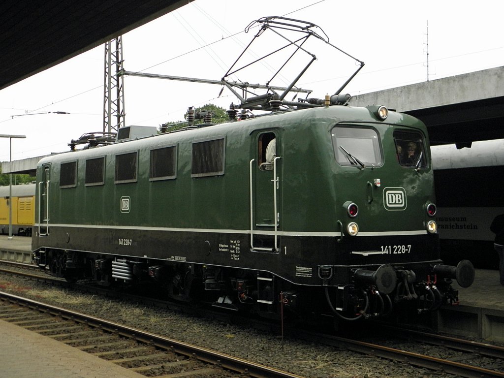 DB 141 228-7 am 2.7.2011 in Altenbeken