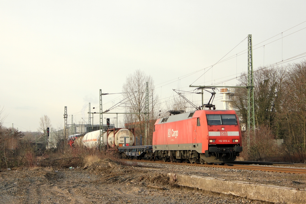 DB 152 015-4 in Bonn-Oberkassel am 3.2.2012