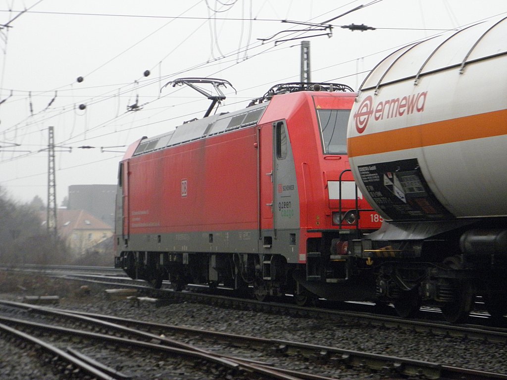 DB 185 403-3 green cargo f�hrt aus Beuel und weiter nach Oberkassel am 24.2.2011