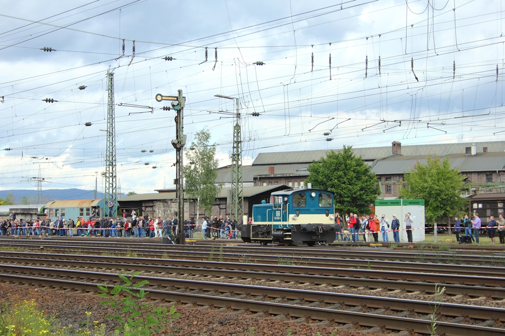DB Museum 333 068-5 auf der Dieselparade in Koblenz-L�tzel am 29.9.2012. Gru� an den Tf 