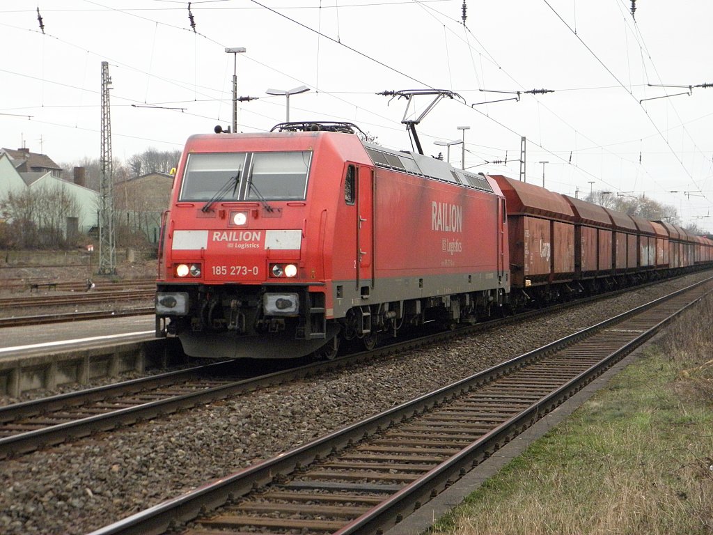 DB Railion 185 273-0 mit einem G�terzug in Beuel am 10.2.2011