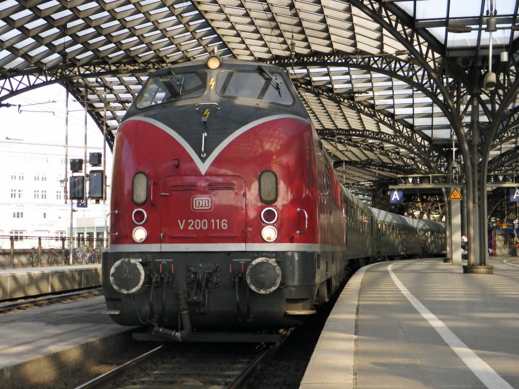 DB V200 116 mit einem Sonderzug nach Hamburg in K�ln Hbf am 7.5.2011