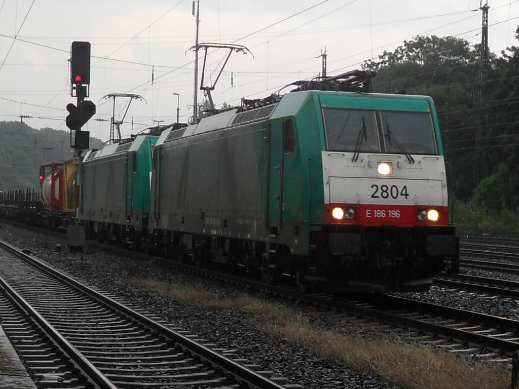 Doppeltraktion Br 186 im Bahnhof K�ln West