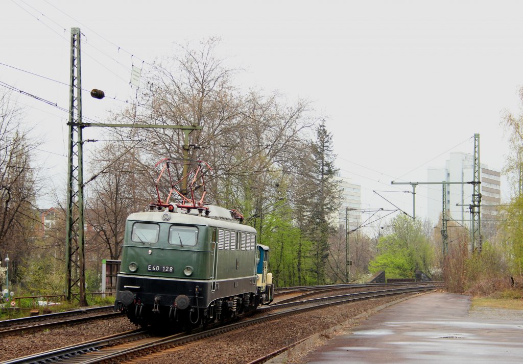 E 40 128  140 128-0  mit 333 068-5 als LR91341 von K�ln-Gremberg>Koblenz-L�tzel am 30.3.2012 in Beuel