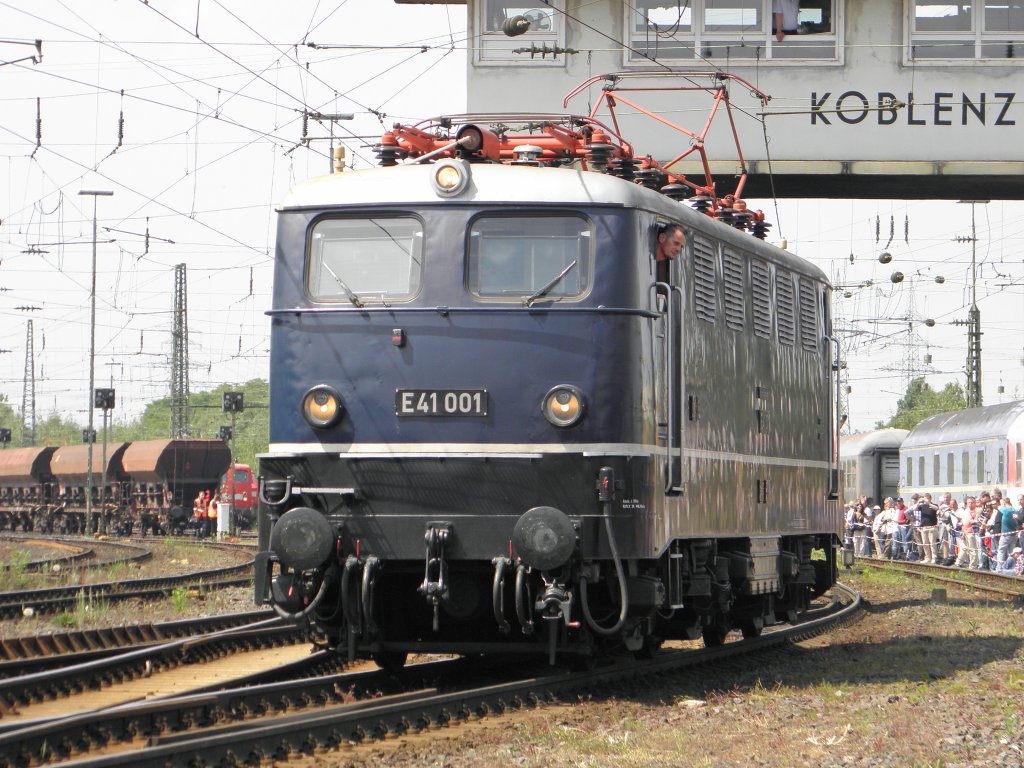 E41 001 auf der Lokparade in Koblenz-L�tzel am 21.5.2011