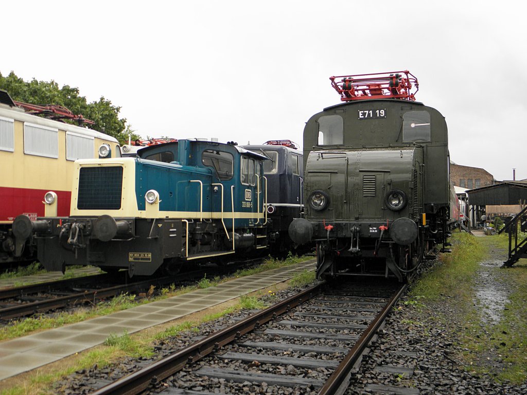 E71 19 neben K�f III im DB Museum Koblenz am 6.8.2011