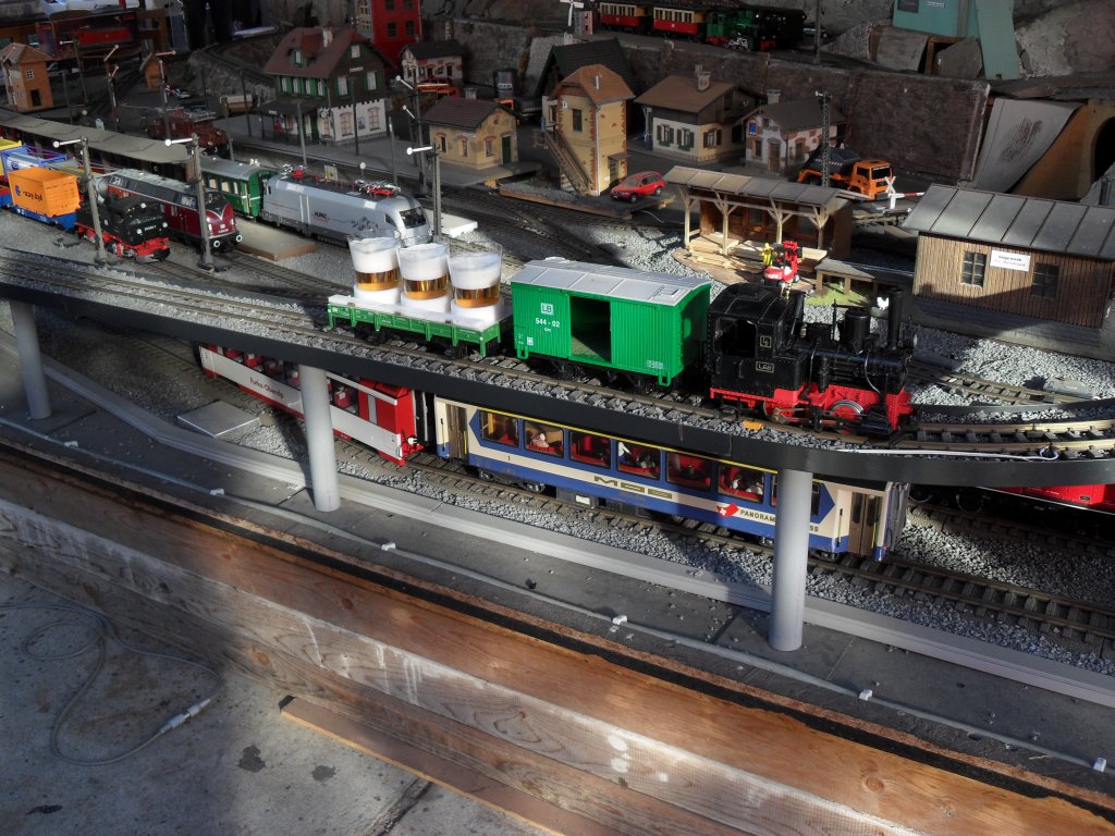 Ein kleiner Bierzug auf der LGB Anlage im Db Museum Koblenz am 4.9.10