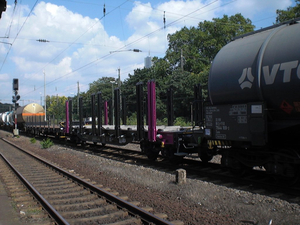 Ein neuer Flachbodenwagen in K�ln-West.
