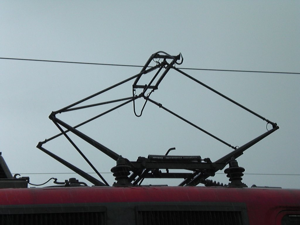 Ein Pantograph voe einer br.140 in Bonn-Beuel.