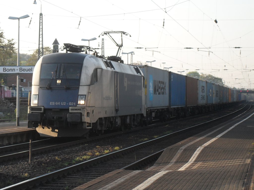 Ein WLB Taurus durchf�hrt am 24.04.10. den Beueler Bahnhof.