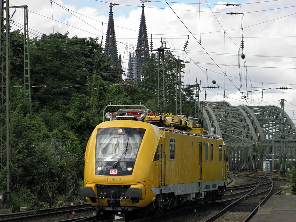 HIOB 711 107-3 in K�ln Deutz am 8.7.2011