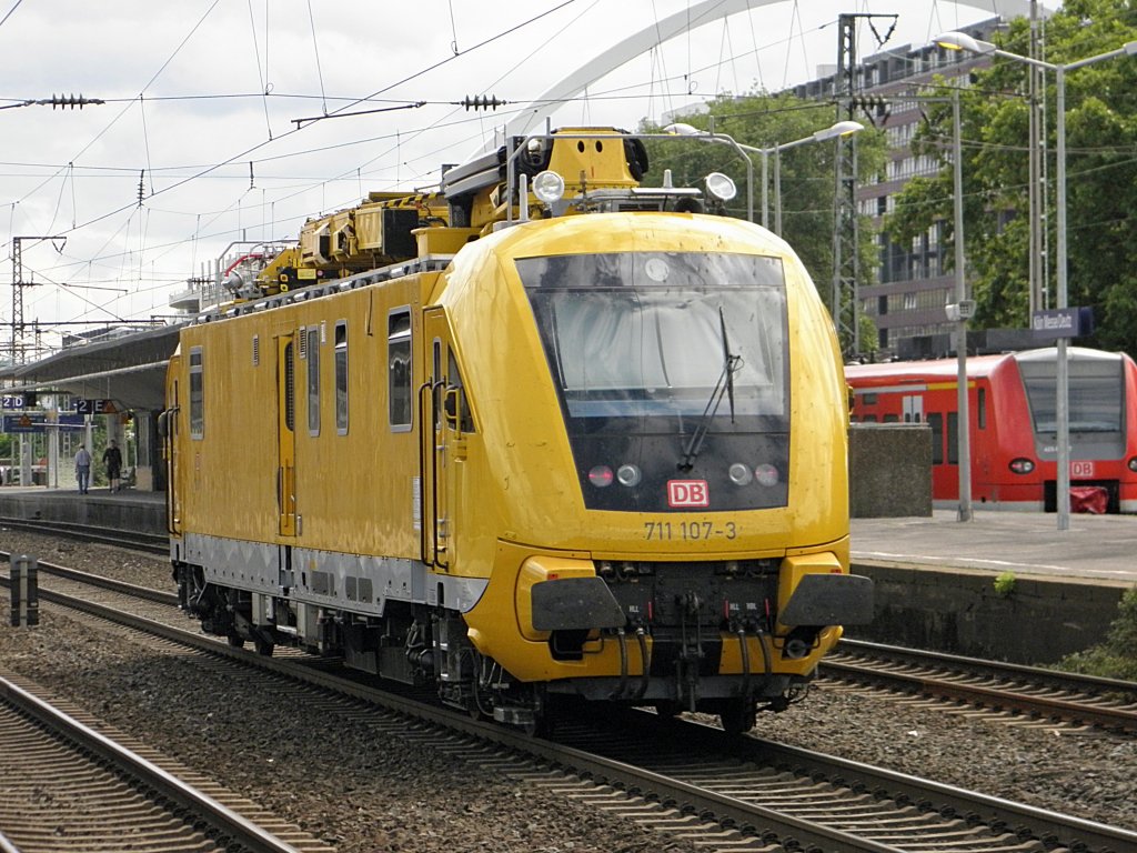 HIOB 711 107-3 in K�ln Deutz am 8.7.2011