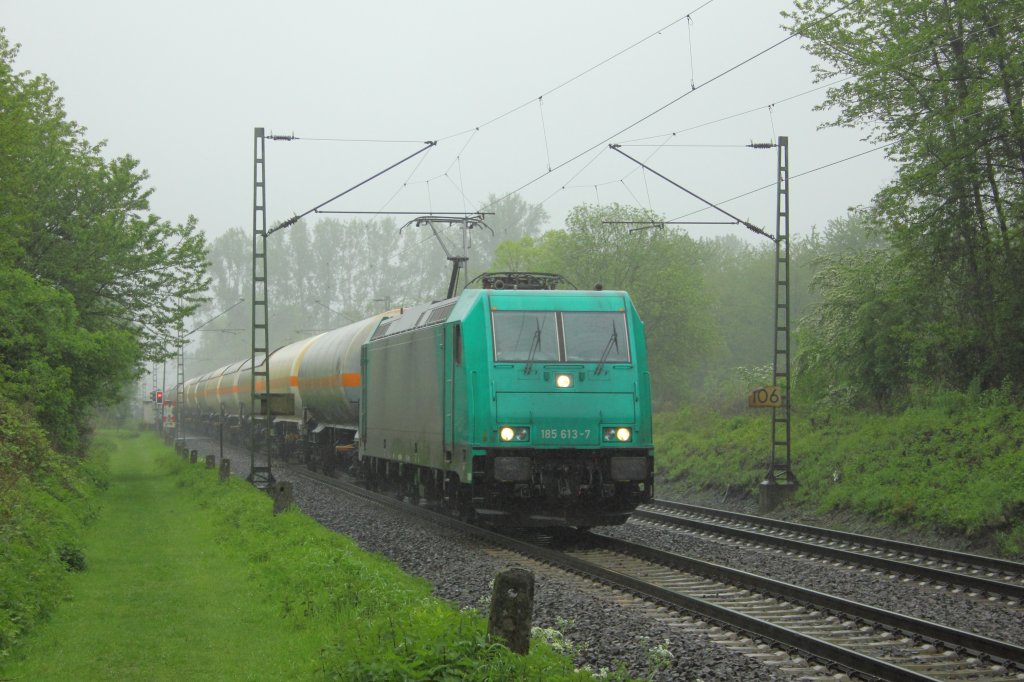 HUSA 185 613-7 in Unkel am 5.5.2012