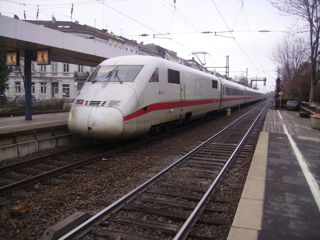 ICE 2 (402) Bonn verl�sst den Bonner Hbf 