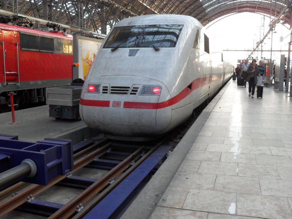 ICE 2 (402) im Frankfurter Hbf am 24.7.10
