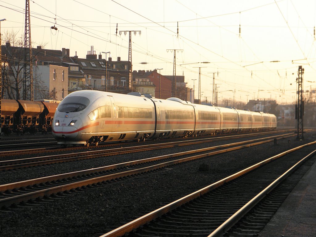 ICE 3 (403)  Baden-Baden  in K�ln West am 29.1.2011 in richtung K�ln bbf 