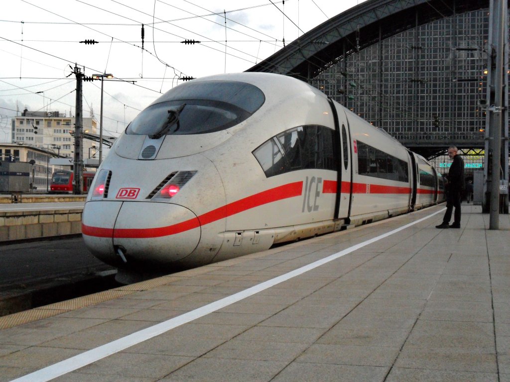 ICE 3 im K�lner Hbf am 20.11.10