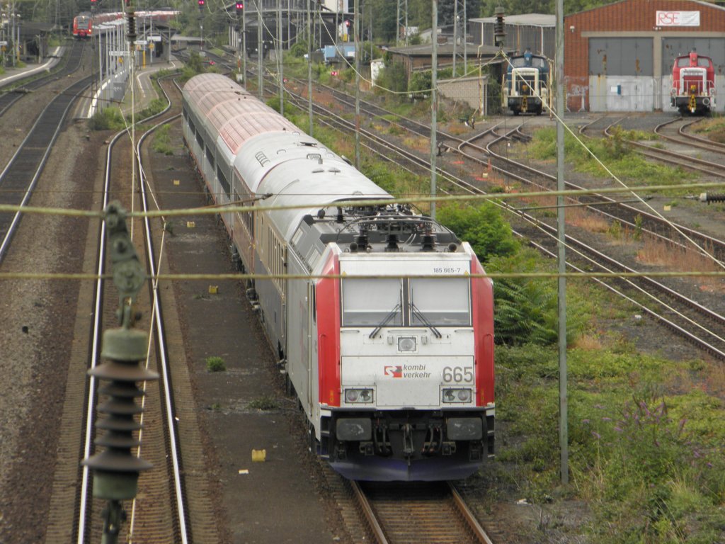 Kombi Verkehr 185 665 mit dem EuroT�rkExpress in Beuel am 23.7.2011