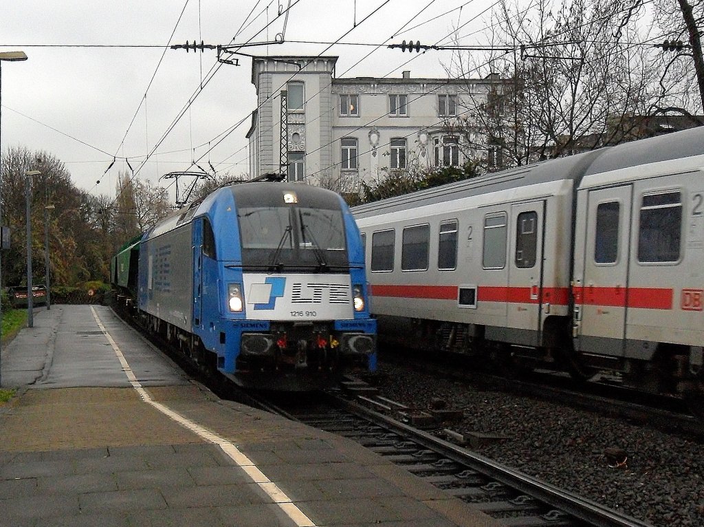 LTE 1216 910 mit einem Getreidezug in Bonn am 22.11.10