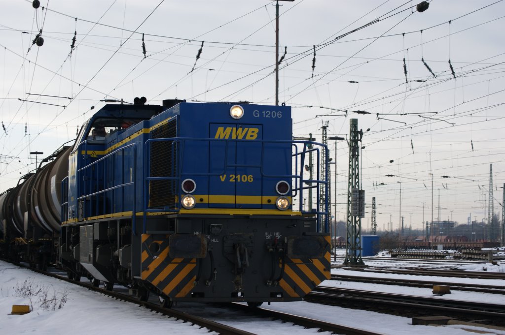 Mak G1206 von MWB bei der Durchfahrt in Oberhausen-West am 5.1.2011.