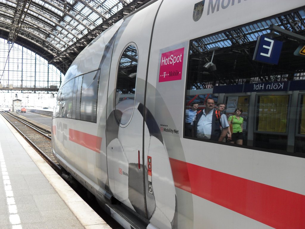 Mein erster Werbe ICE im K�lner Hbf am 4.6.10
