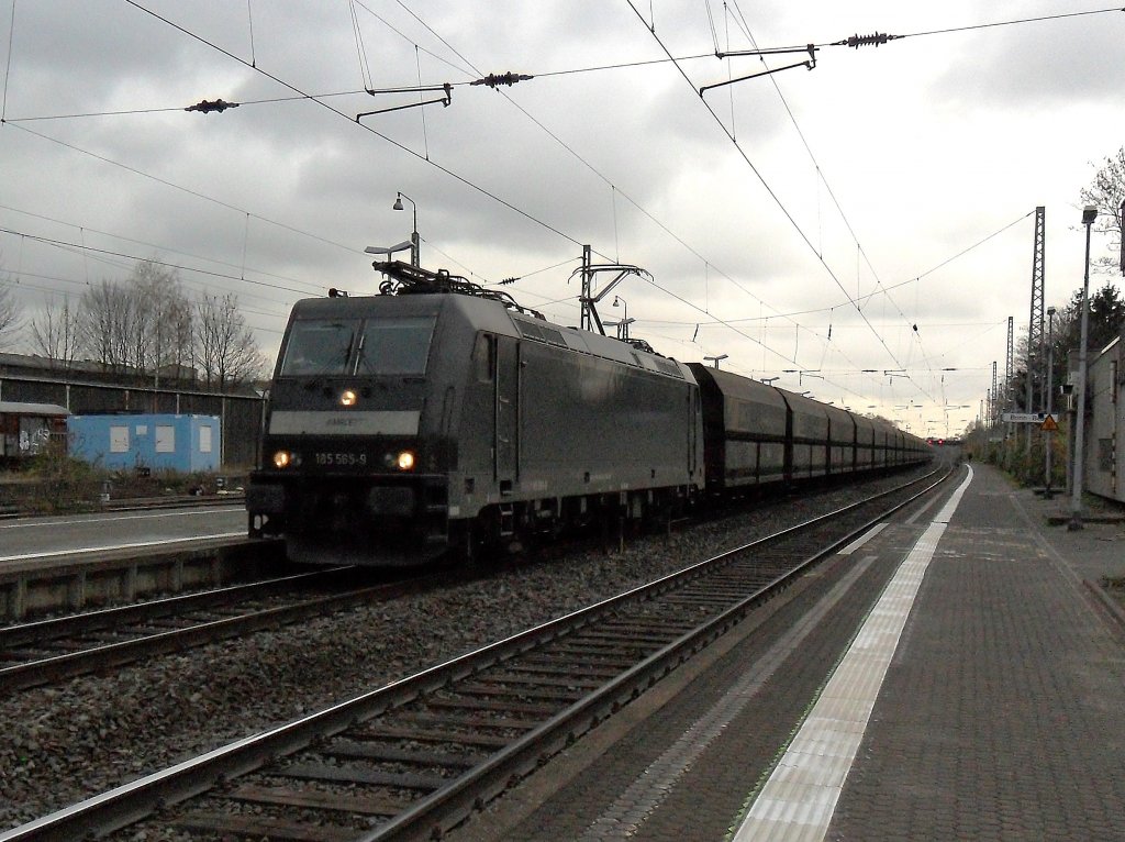 MRCE 185 565-9 im einsatz f�r NIAG in Beuel am 23.11.10