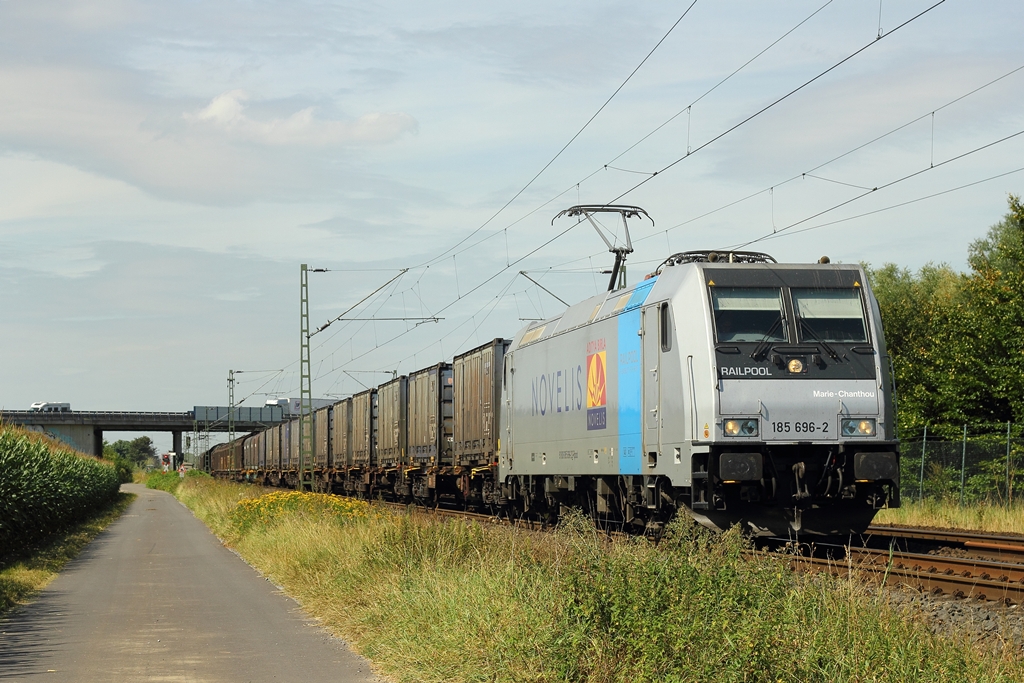 Novelis 185 696-2  Marie-Chanthou  in Meerbusch-Osterath am 17.8.2012