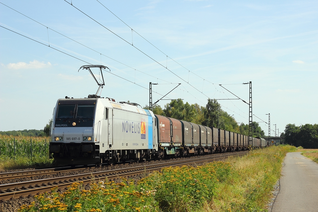 Novelis 185 697-0  Jolina  in Meerbusch-Osterath am 17.8.2012