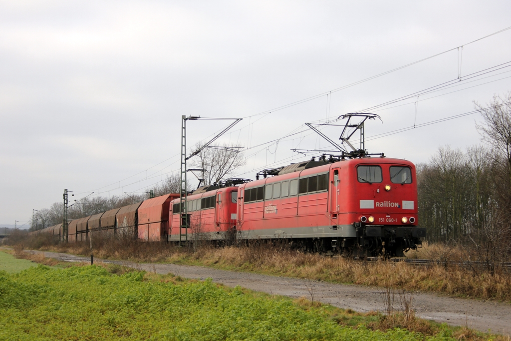 Railion 151 060-1 + 151 040-3 in Gei�lar am 28.1.2012
