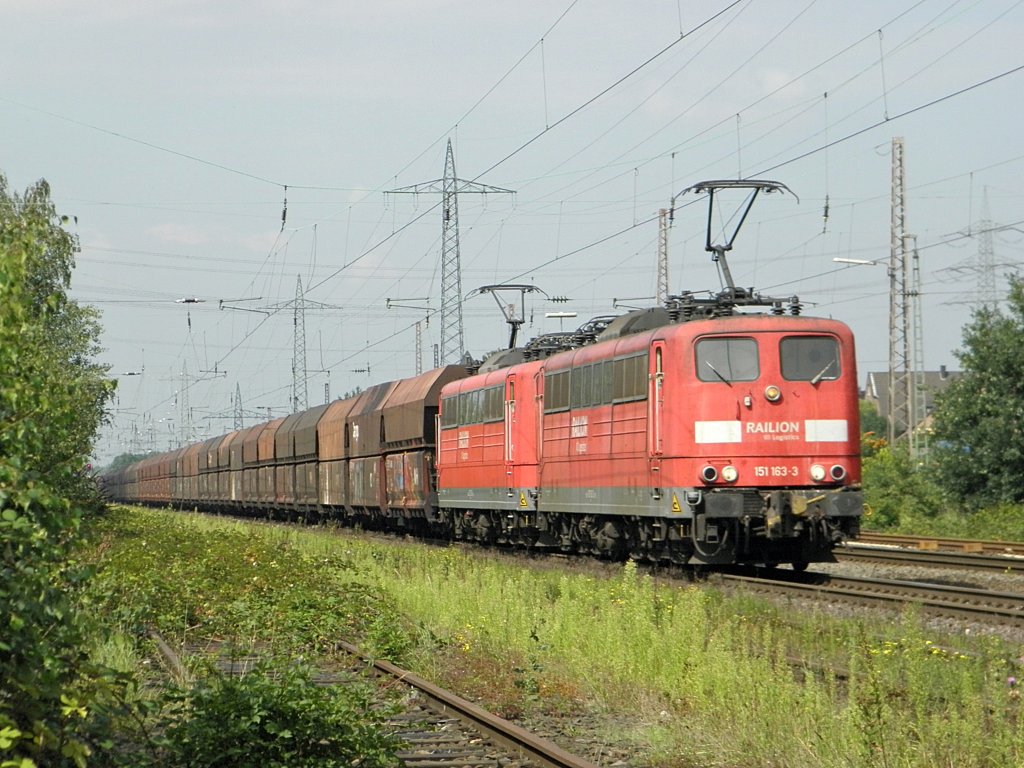 Railion 151 163-3 in Ratingen Lintorf am 12.8.2011