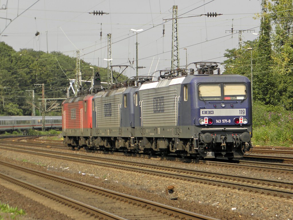 RBH Lokzug mit 143 571-8 (119) am schluss in K�ln West am 5.8.2011