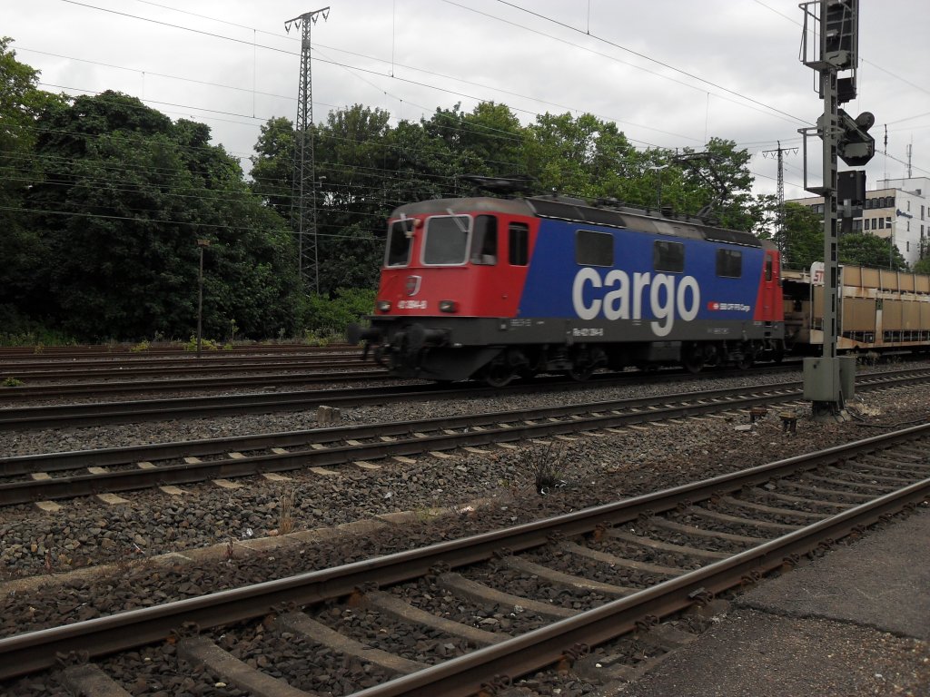 Re 421 von der SBB Cargo bei der durchfahrt durch K�ln West am 19.6.10